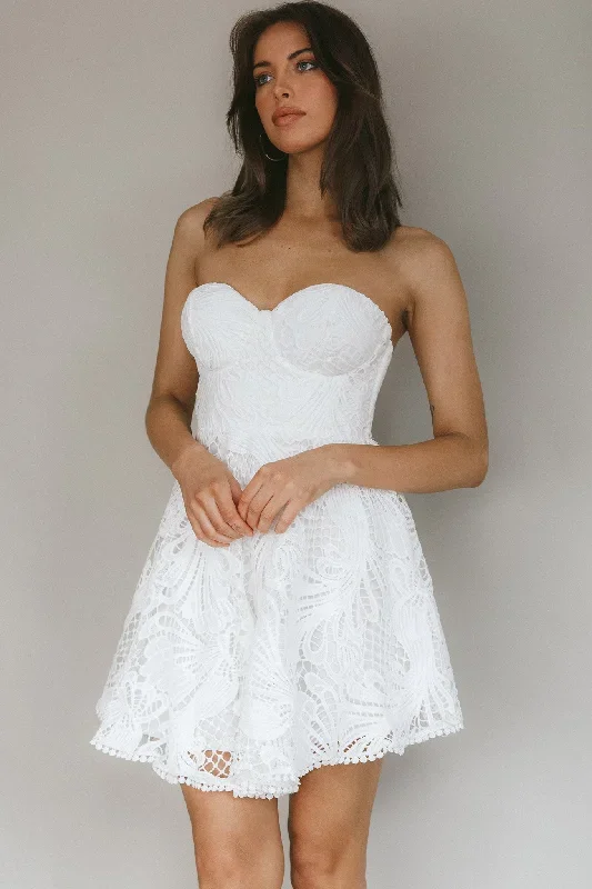 cheyenne-sweetheart-neckline-a-line-dress-white