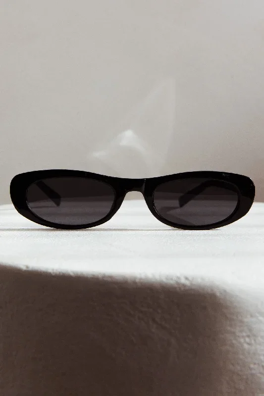 live-loud-oval-sunglasses-black