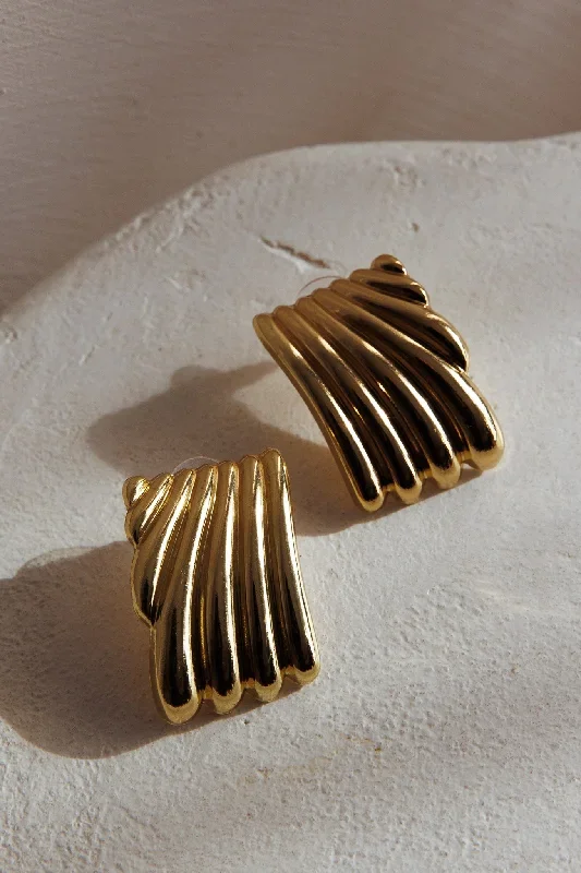 wisdom-grooved-rectangle-earrings-gold